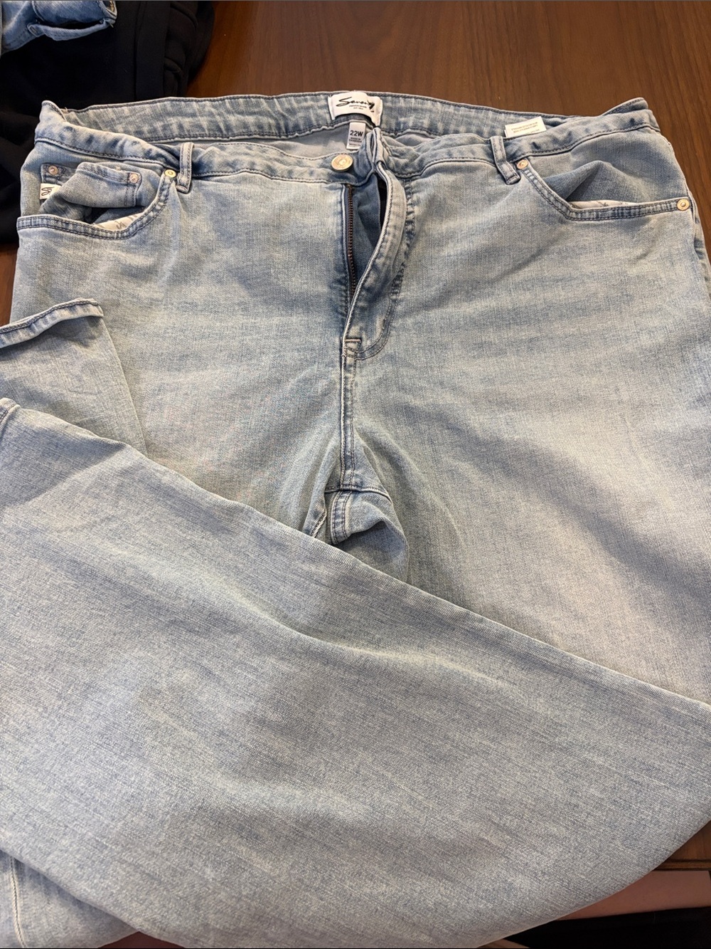 Seven7 Women's Light Blue Relaxed Jeans